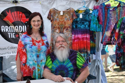 Man and woman at tie dye booth